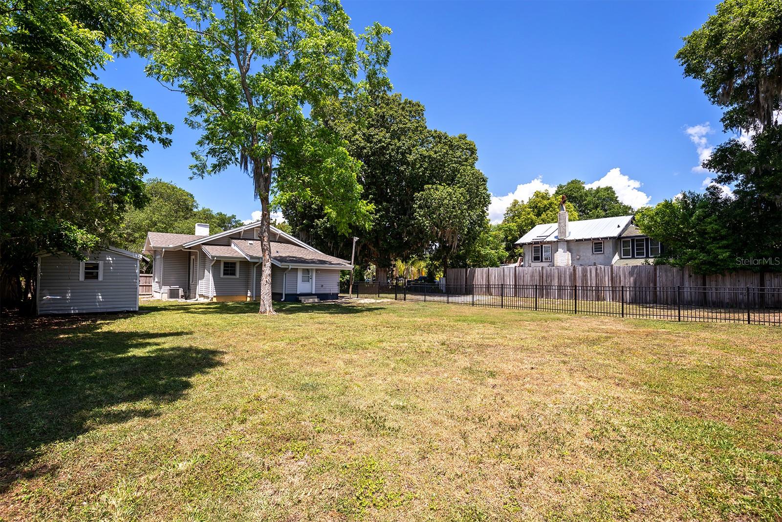57 S TROWELL AVE, UMATILLA, FL, 32784