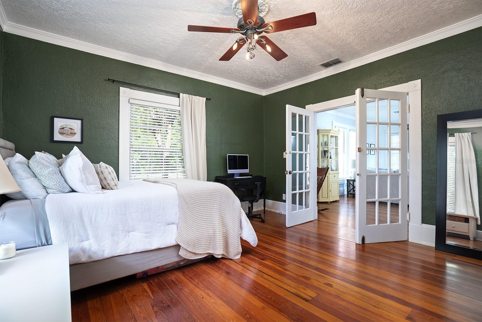57 S TROWELL AVE, UMATILLA, FL, 32784