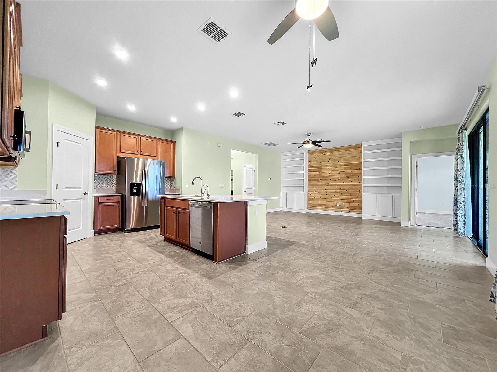 204 BELLA CORTINA DR, POINCIANA, FL, 34759