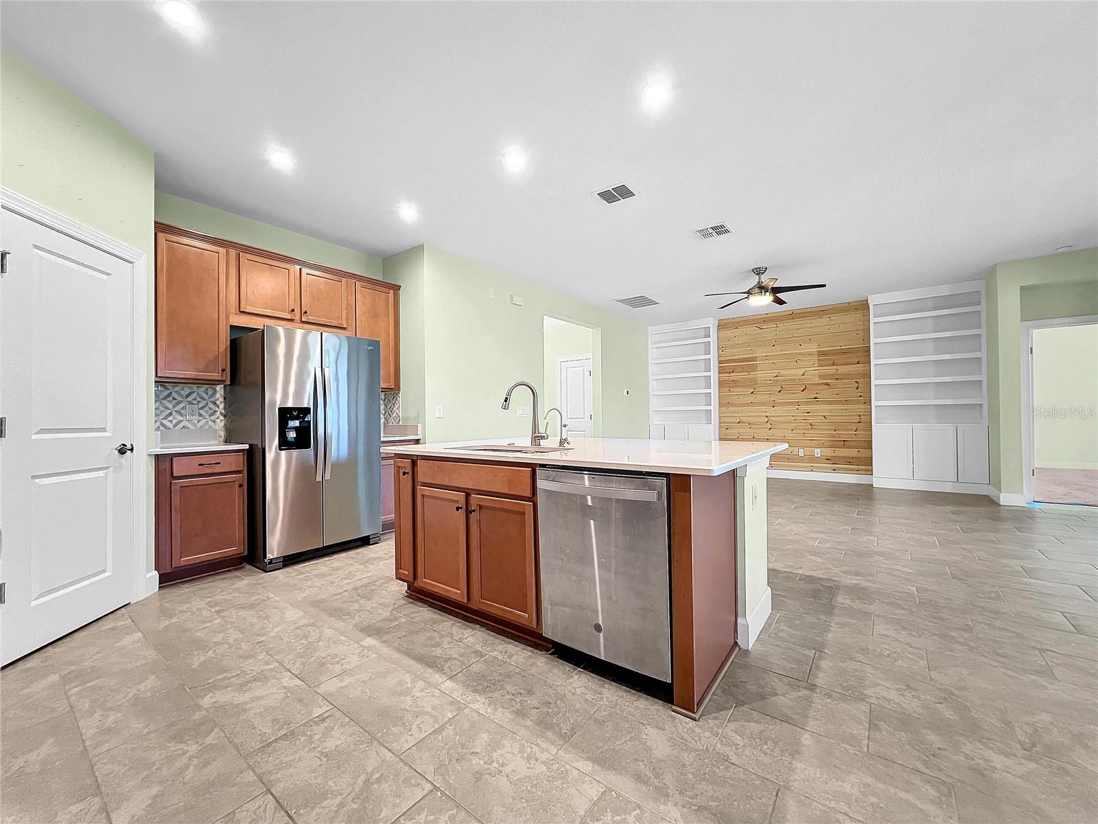 204 BELLA CORTINA DR, POINCIANA, FL, 34759