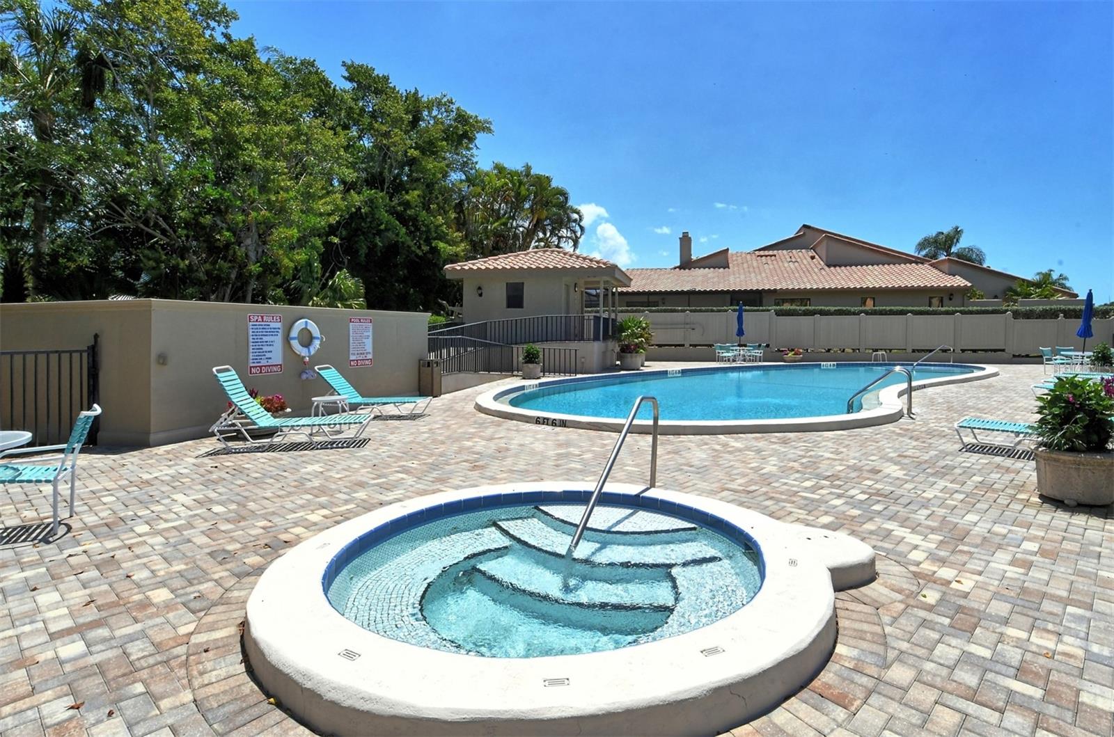 2383 HARBOUR OAKS DR, LONGBOAT KEY, FL, 34228