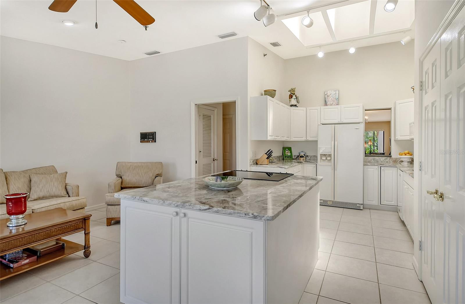 2383 HARBOUR OAKS DR, LONGBOAT KEY, FL, 34228