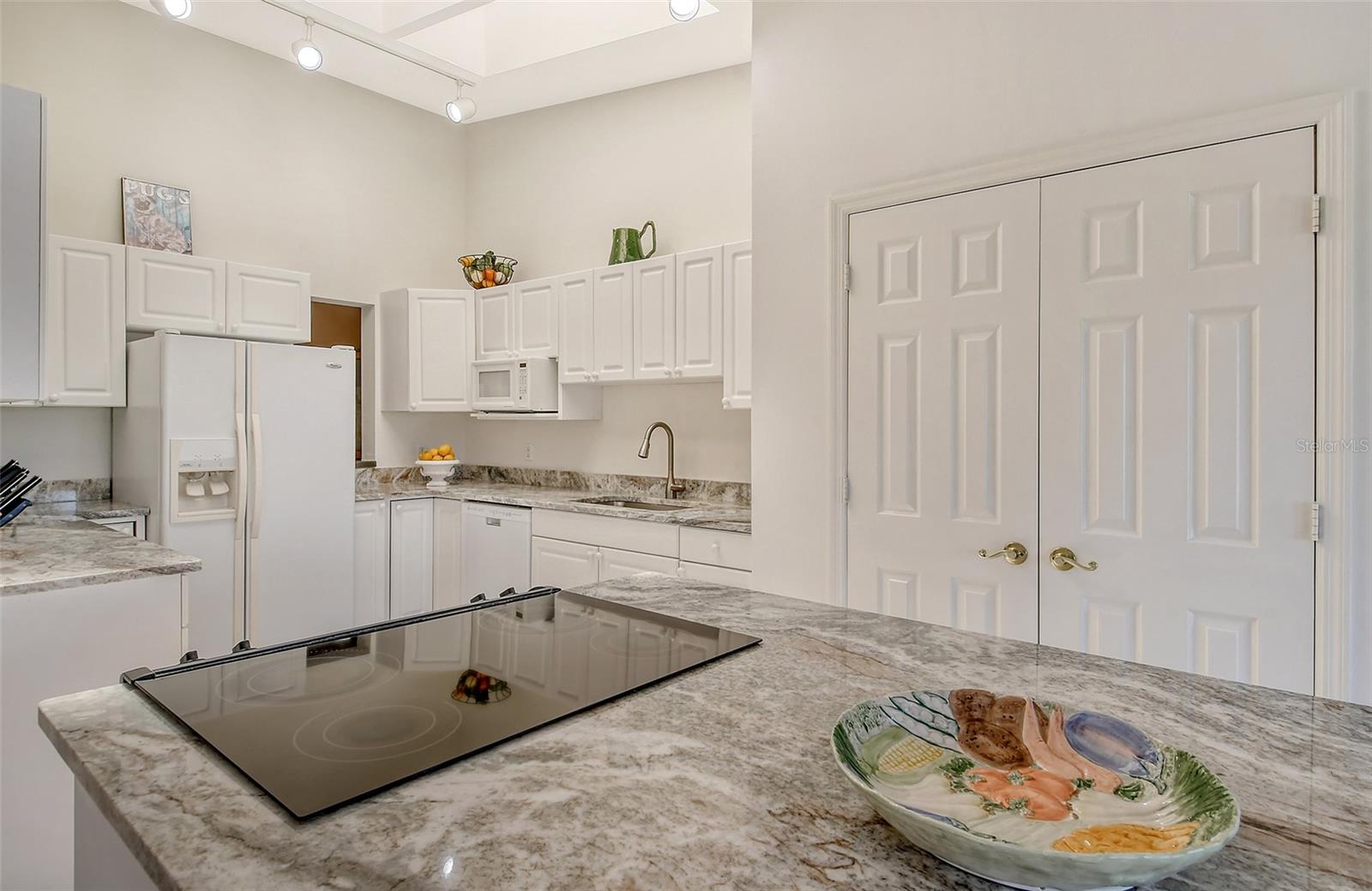 2383 HARBOUR OAKS DR, LONGBOAT KEY, FL, 34228