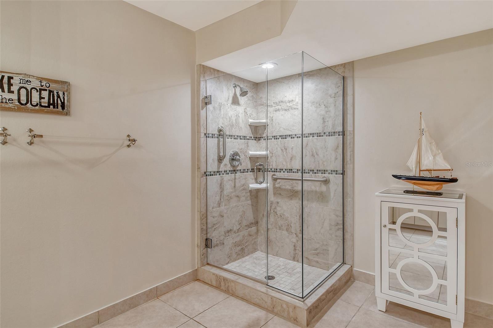 2383 HARBOUR OAKS DR, LONGBOAT KEY, FL, 34228