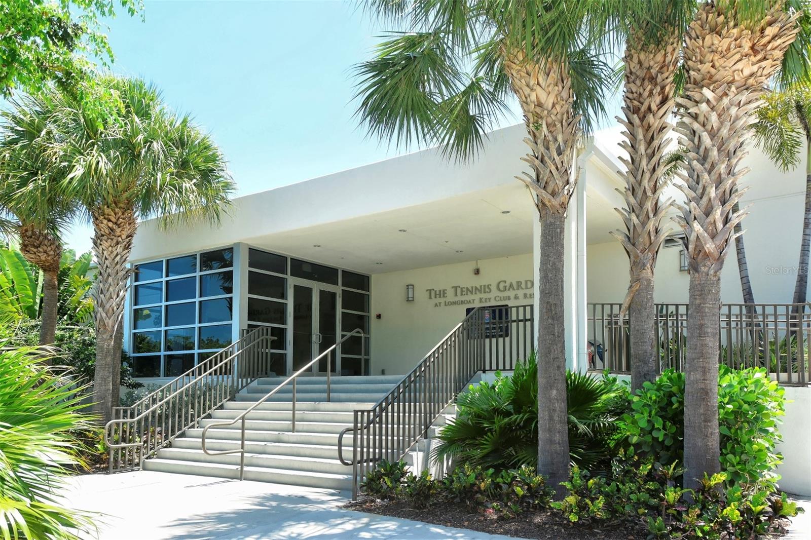 2383 HARBOUR OAKS DR, LONGBOAT KEY, FL, 34228
