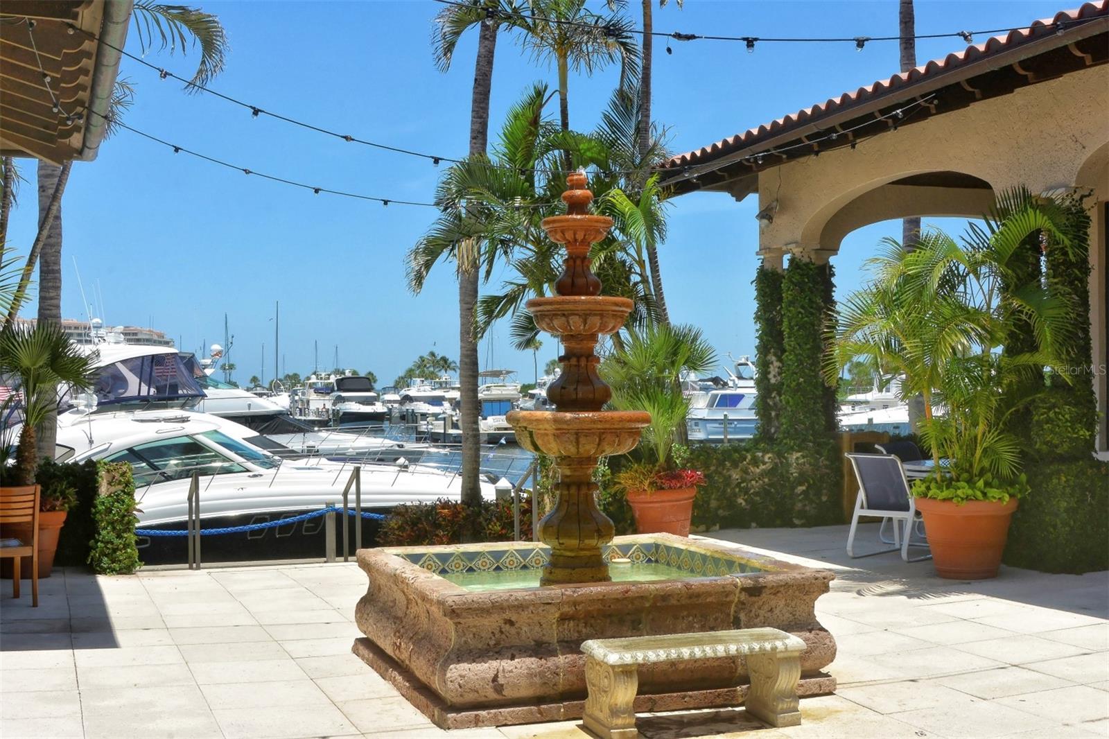 2383 HARBOUR OAKS DR, LONGBOAT KEY, FL, 34228