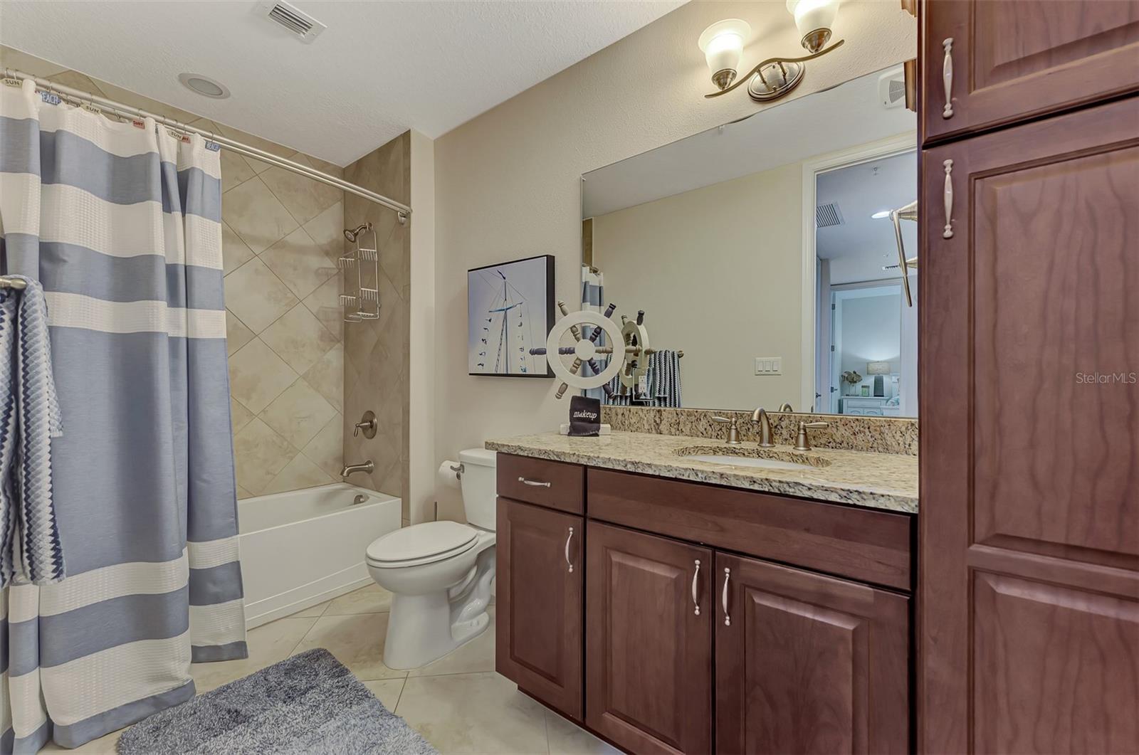 395 ARUBA CIR #102, BRADENTON, FL, 34209