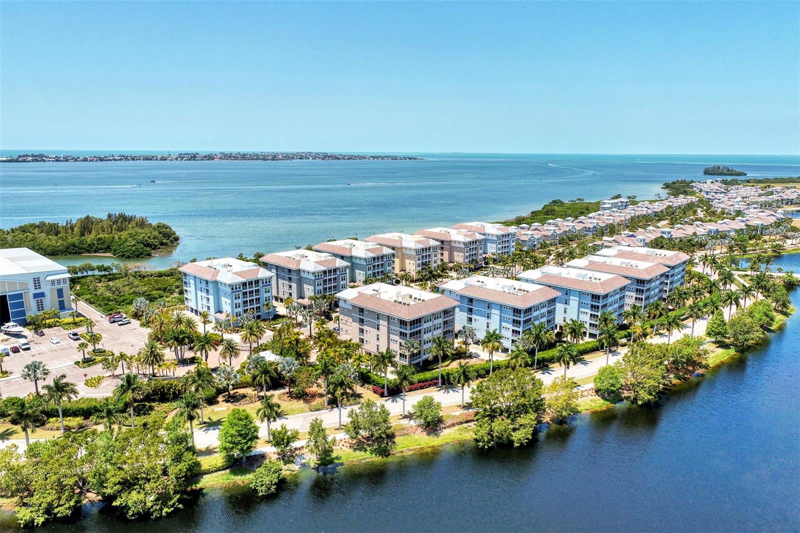 395 ARUBA CIR #102, BRADENTON, FL, 34209