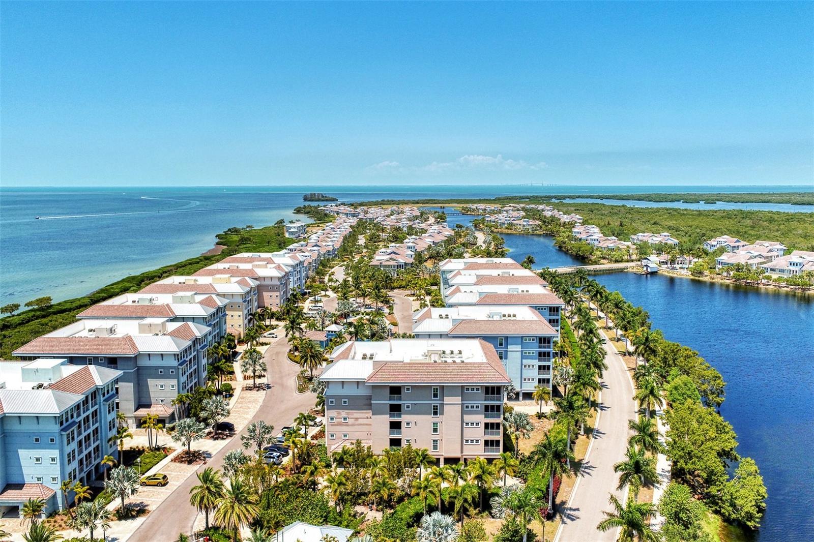 395 ARUBA CIR #102, BRADENTON, FL, 34209