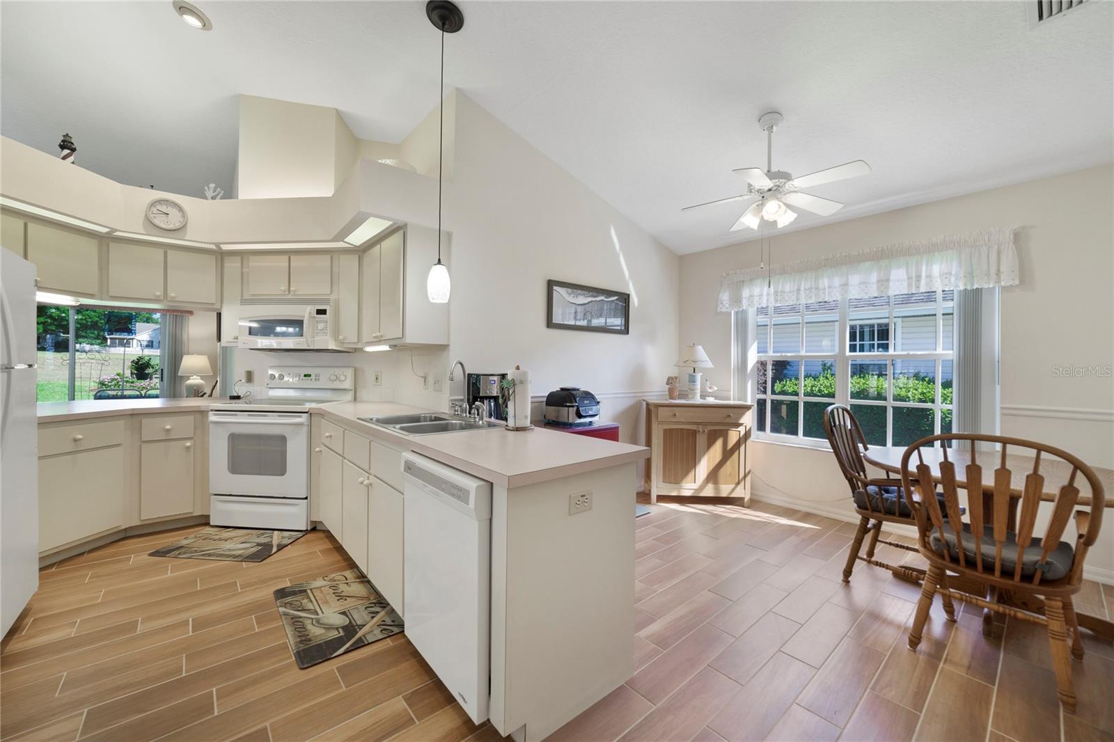 239 JUNIPER WAY, TAVARES, FL, 32778