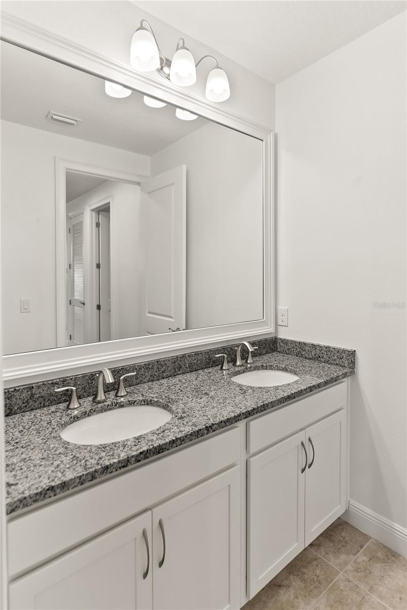 1800 ROBINHOOD ST, SARASOTA, FL, 34231