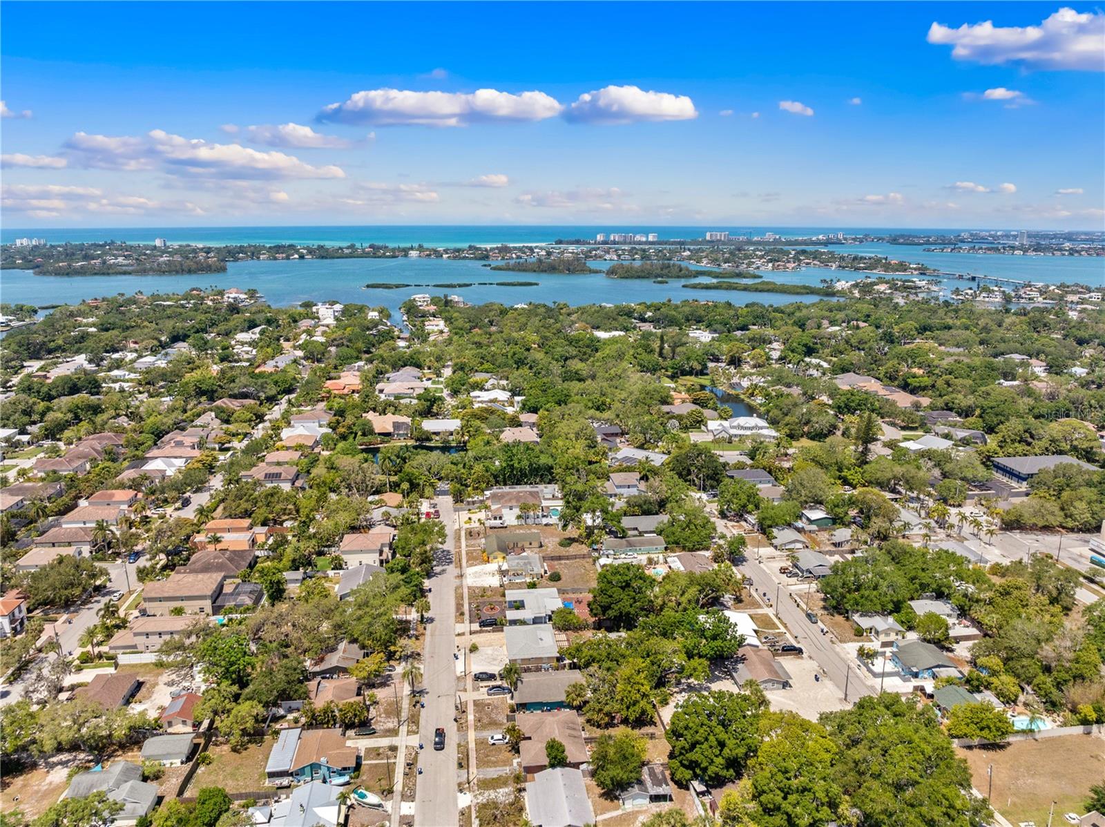 1800 ROBINHOOD ST, SARASOTA, FL, 34231