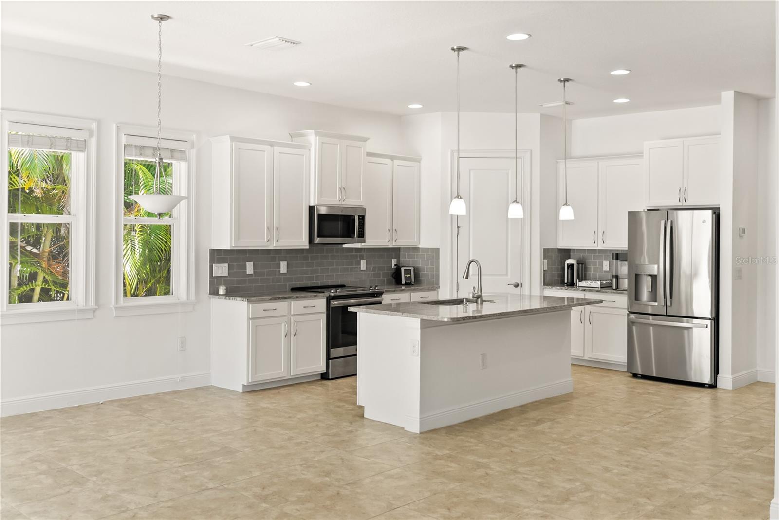1800 ROBINHOOD ST, SARASOTA, FL, 34231