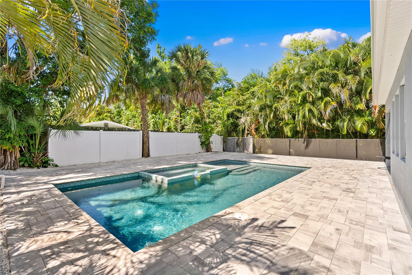 1800 ROBINHOOD ST, SARASOTA, FL, 34231