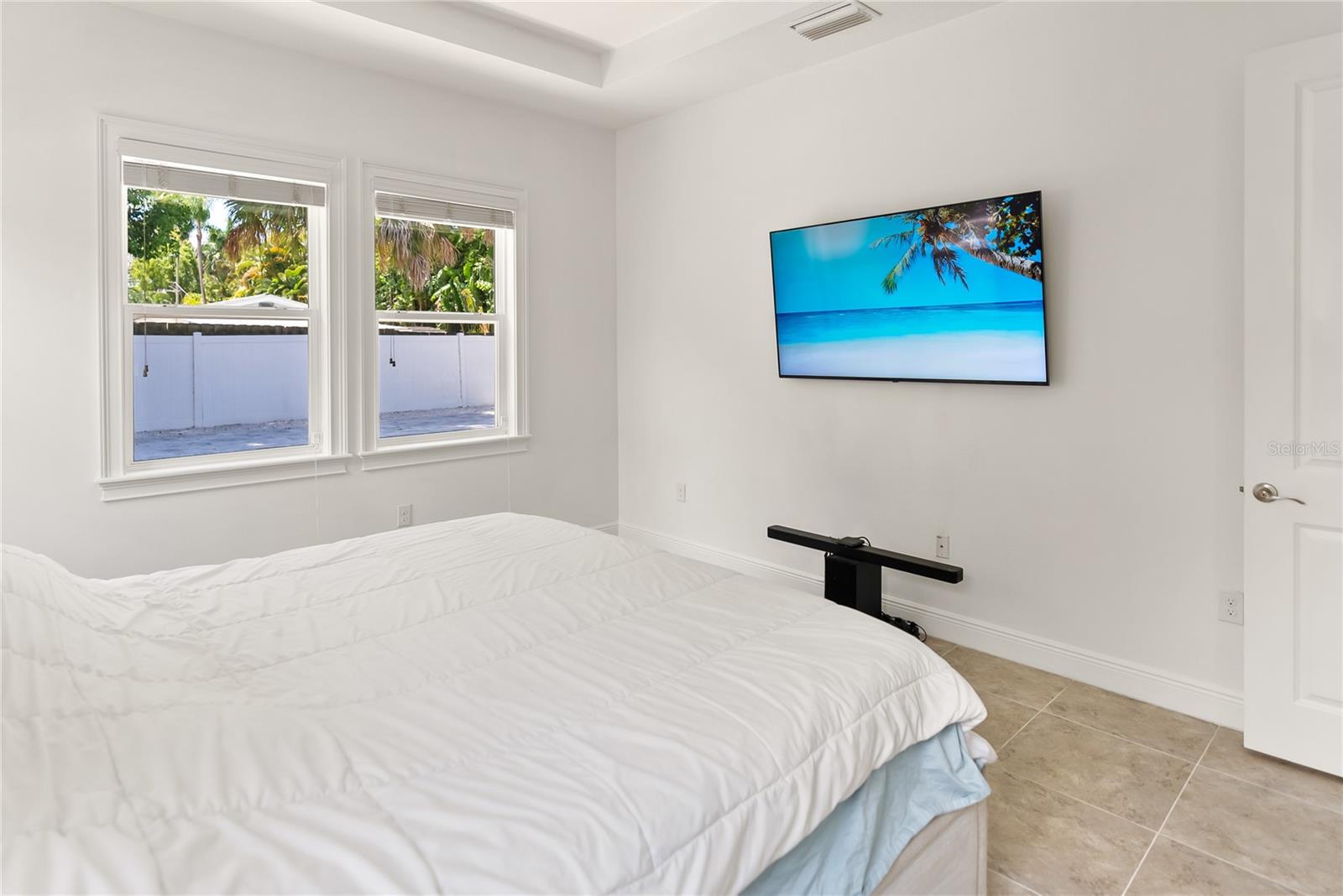 1800 ROBINHOOD ST, SARASOTA, FL, 34231