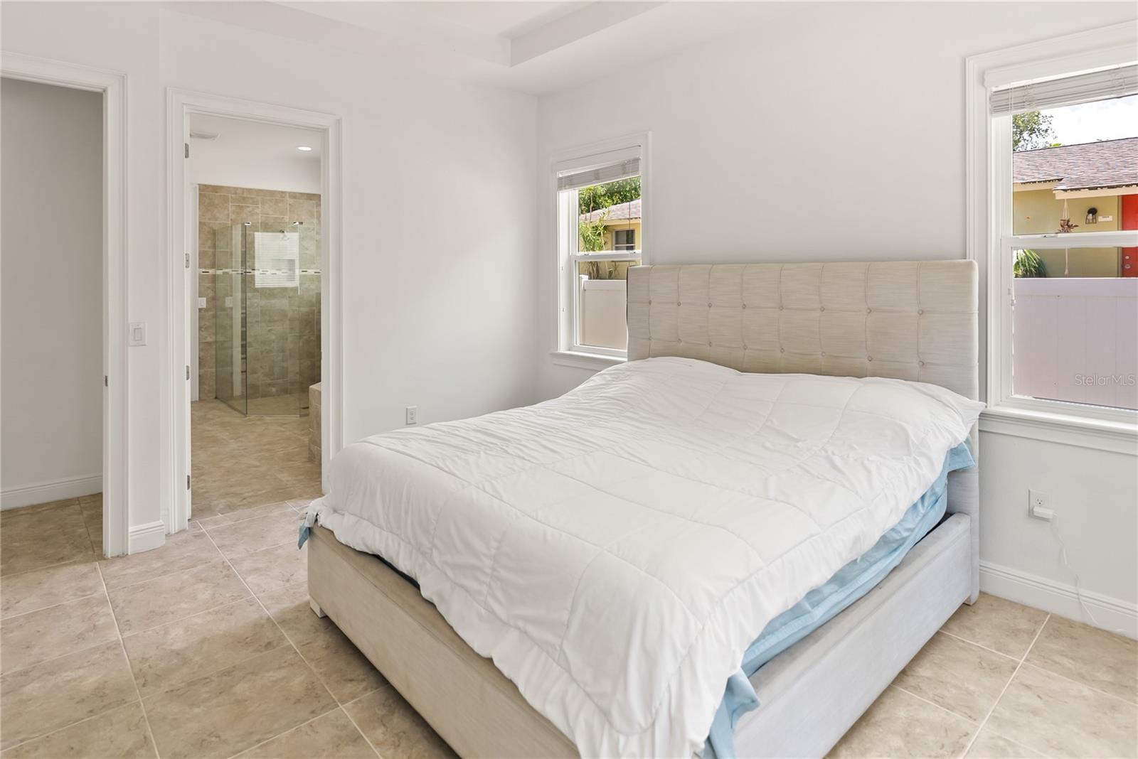 1800 ROBINHOOD ST, SARASOTA, FL, 34231