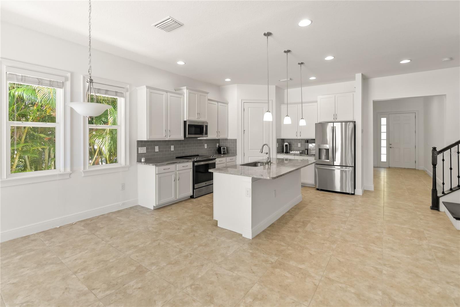 1800 ROBINHOOD ST, SARASOTA, FL, 34231