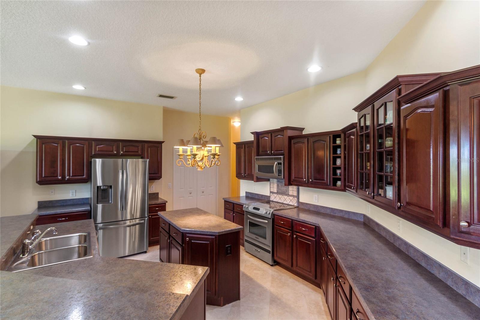 18319 GREAT BLUE HERON DR, GROVELAND, FL, 34736