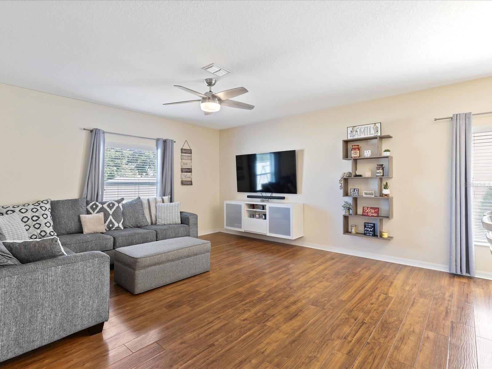 6215 TRENT CREEK DR, RUSKIN, FL, 33573