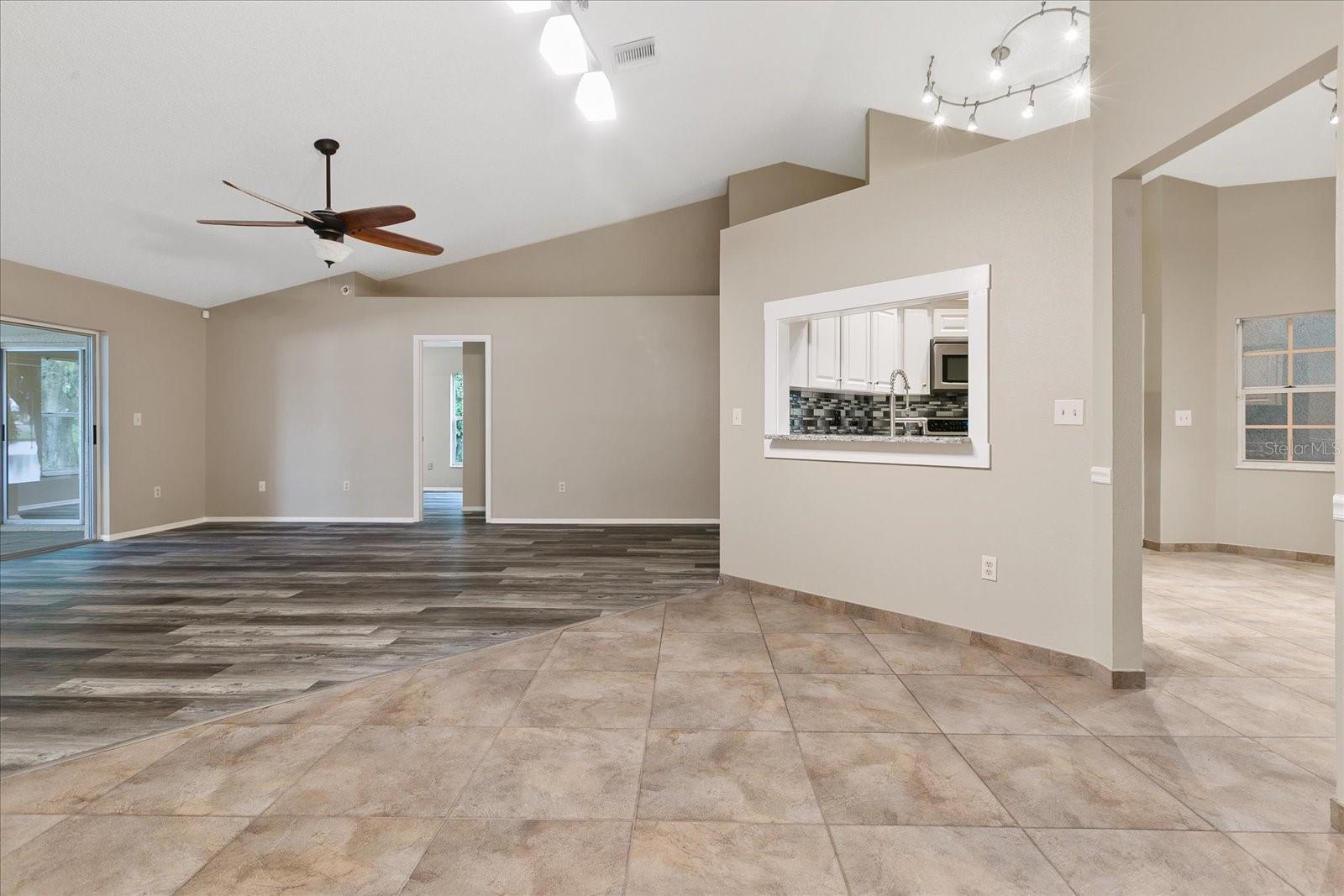 11647 FOX CREEK DR, TAMPA, FL, 33635