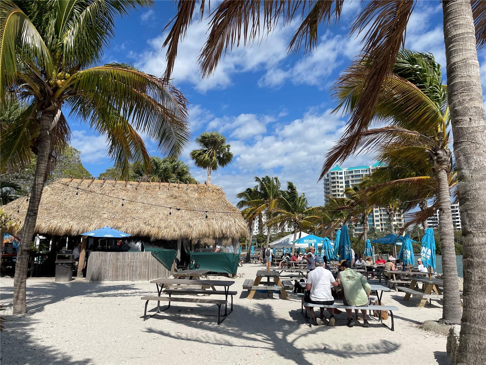 828 S TUTTLE AVE, SARASOTA, FL, 34237