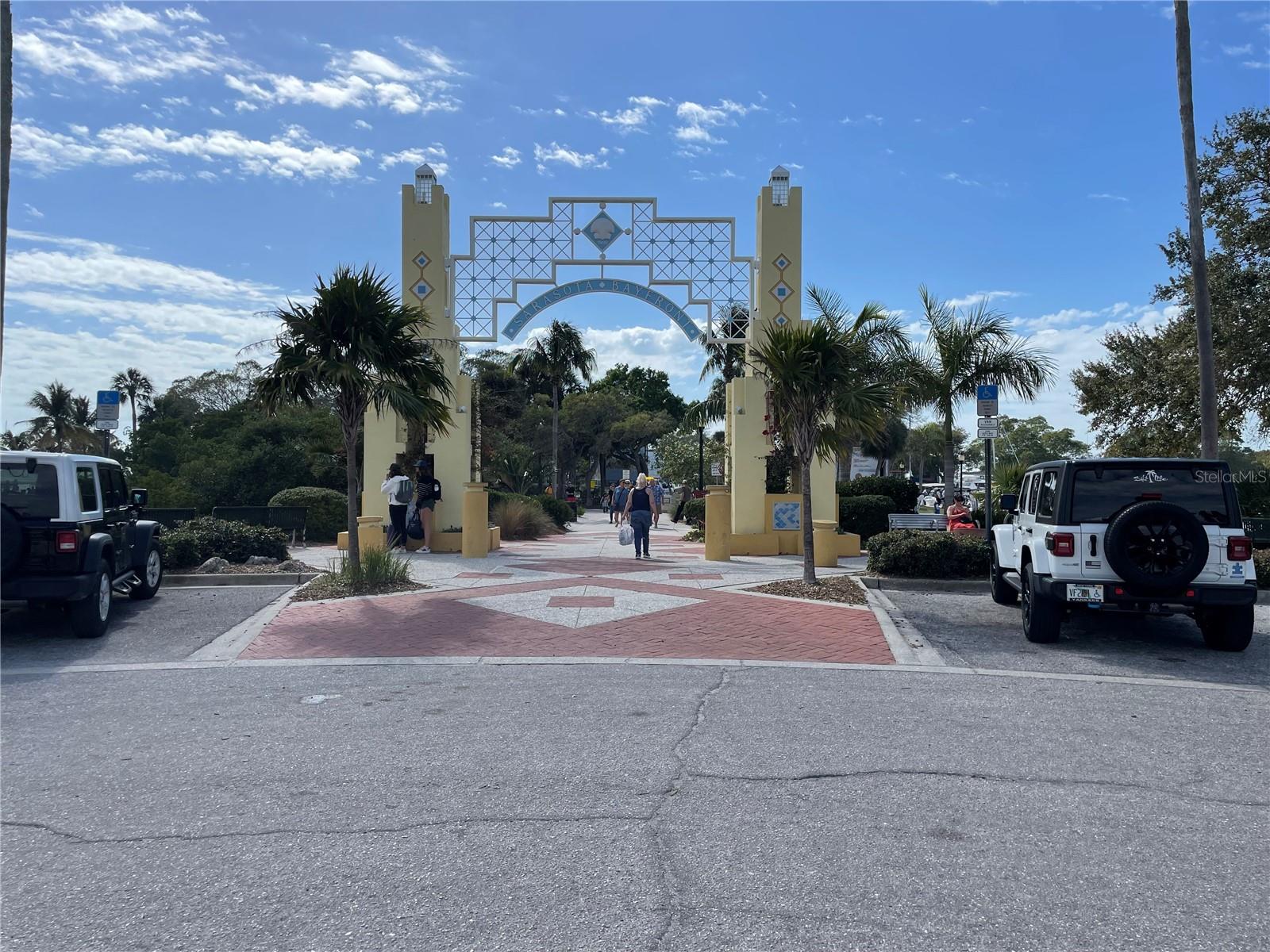 828 S TUTTLE AVE, SARASOTA, FL, 34237