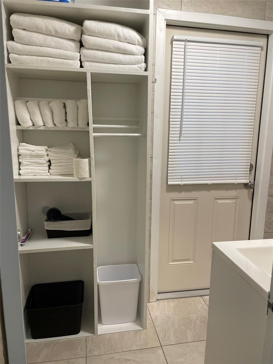 828 S TUTTLE AVE, SARASOTA, FL, 34237