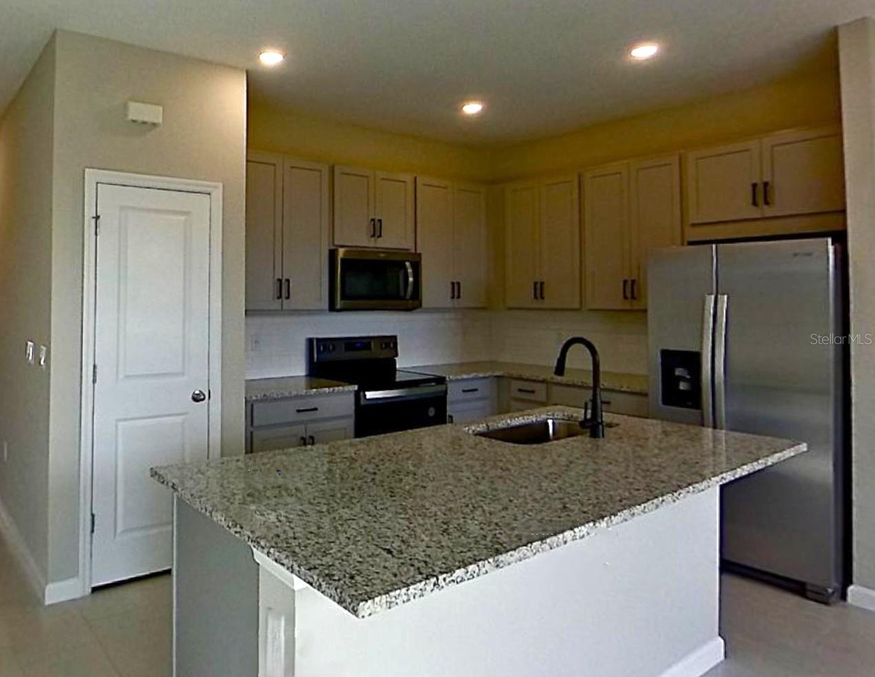715 GRIFFON AVE, LAKE ALFRED, FL, 33850