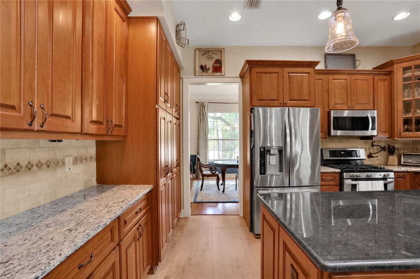 8608 POINSETTIA DR, TEMPLE TERRACE, FL, 33637