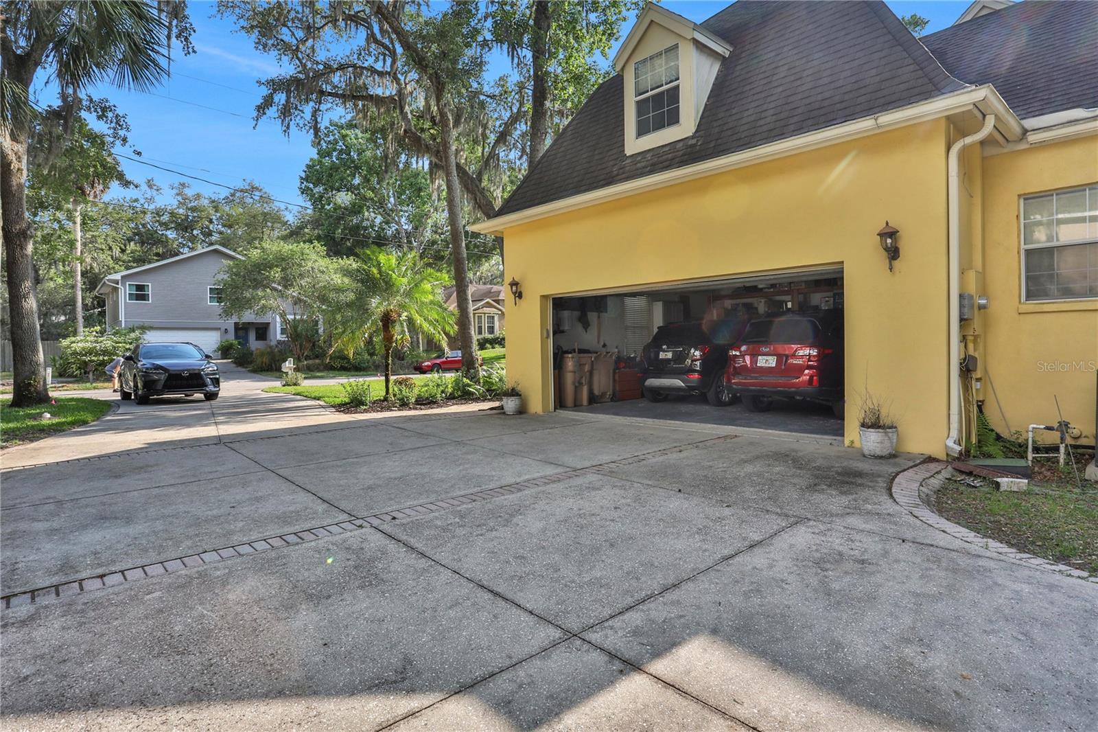 8608 POINSETTIA DR, TEMPLE TERRACE, FL, 33637