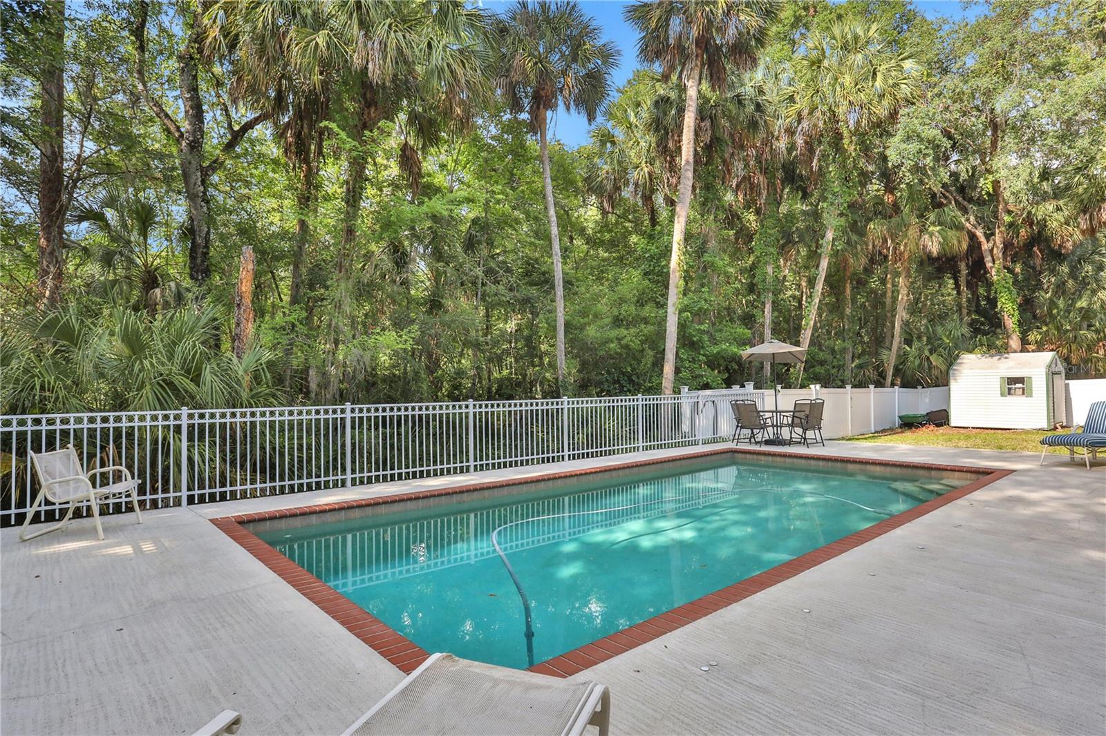 8608 POINSETTIA DR, TEMPLE TERRACE, FL, 33637