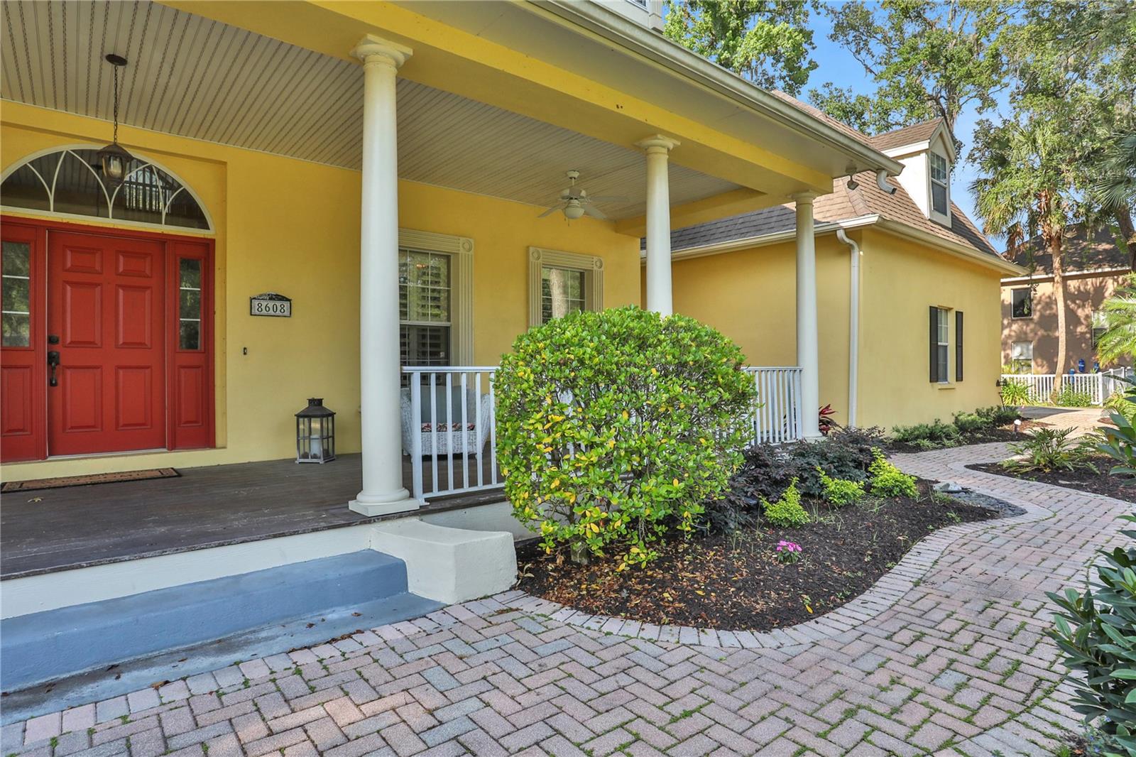 8608 POINSETTIA DR, TEMPLE TERRACE, FL, 33637