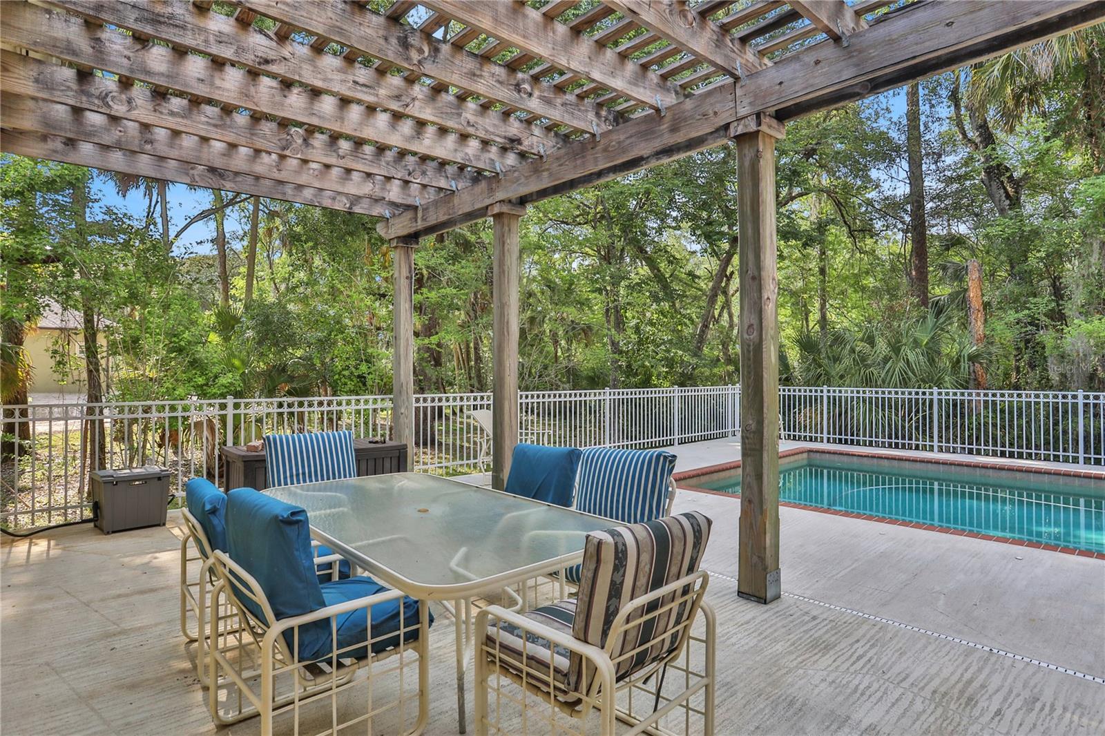 8608 POINSETTIA DR, TEMPLE TERRACE, FL, 33637