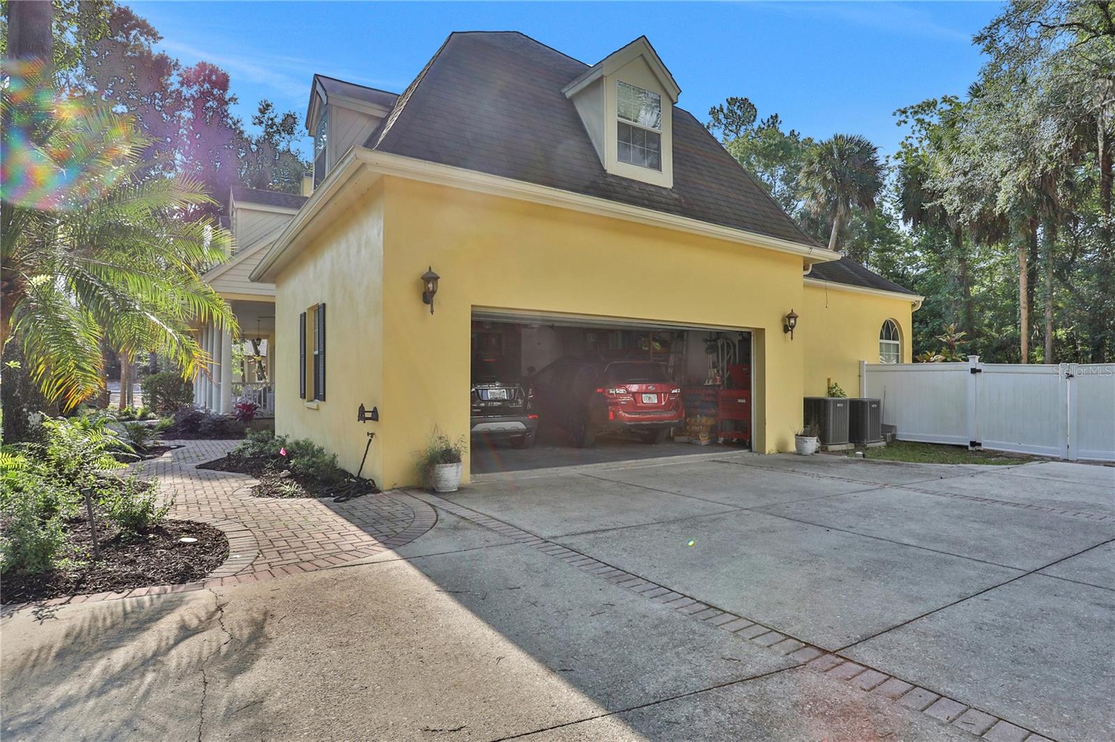 8608 POINSETTIA DR, TEMPLE TERRACE, FL, 33637