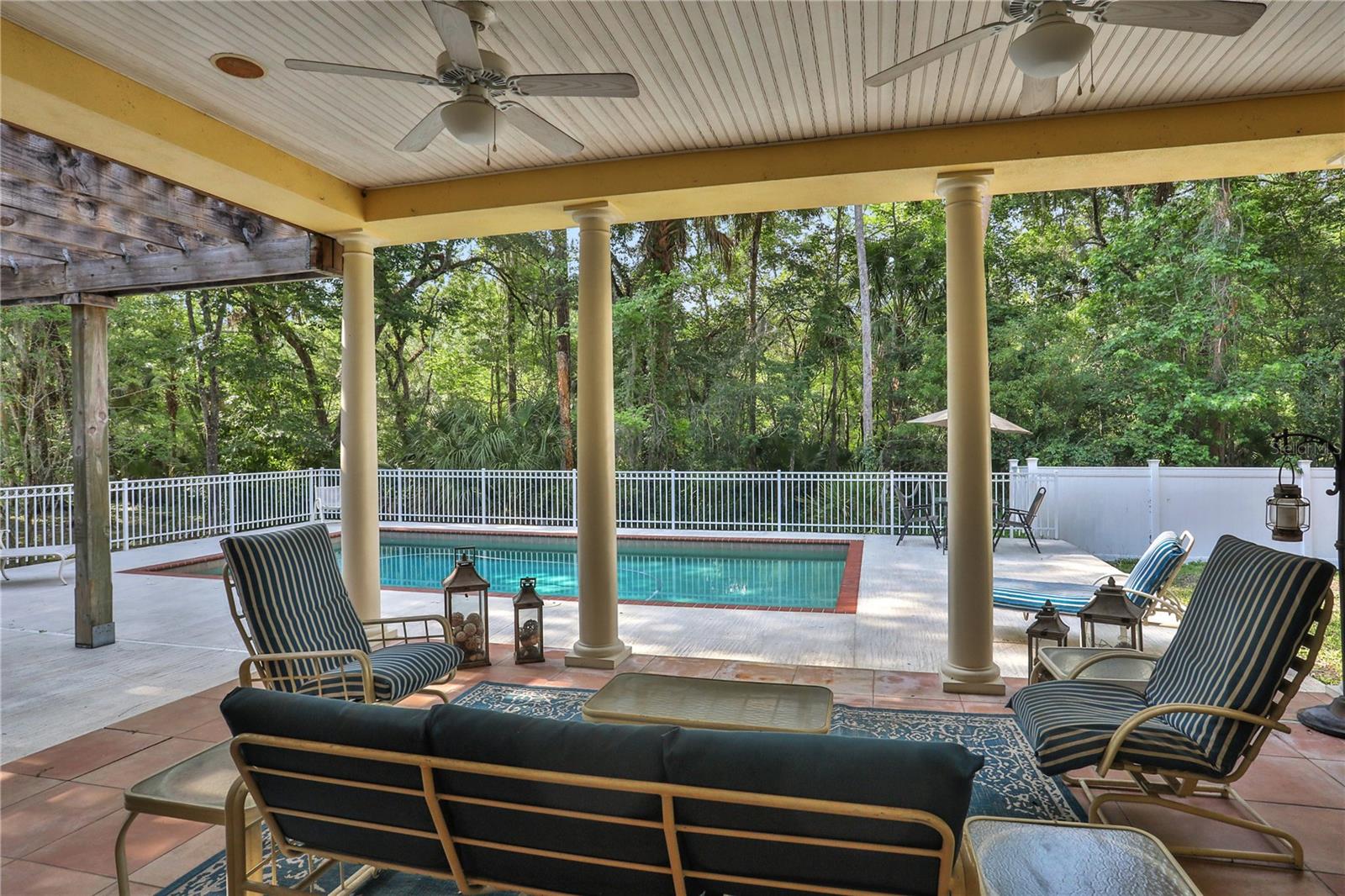 8608 POINSETTIA DR, TEMPLE TERRACE, FL, 33637