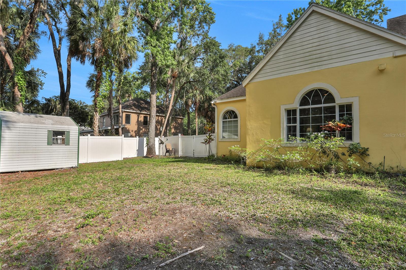 8608 POINSETTIA DR, TEMPLE TERRACE, FL, 33637