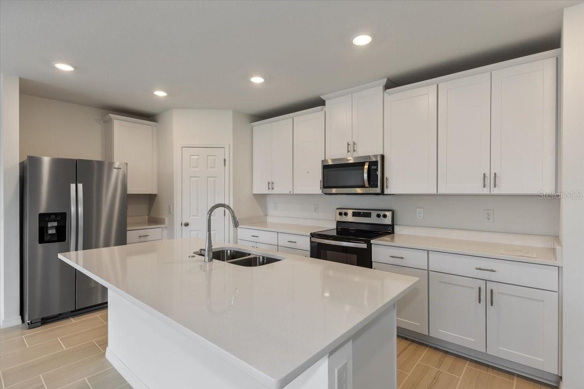 1154 FORESHORE LN, HAINES CITY, FL, 33844