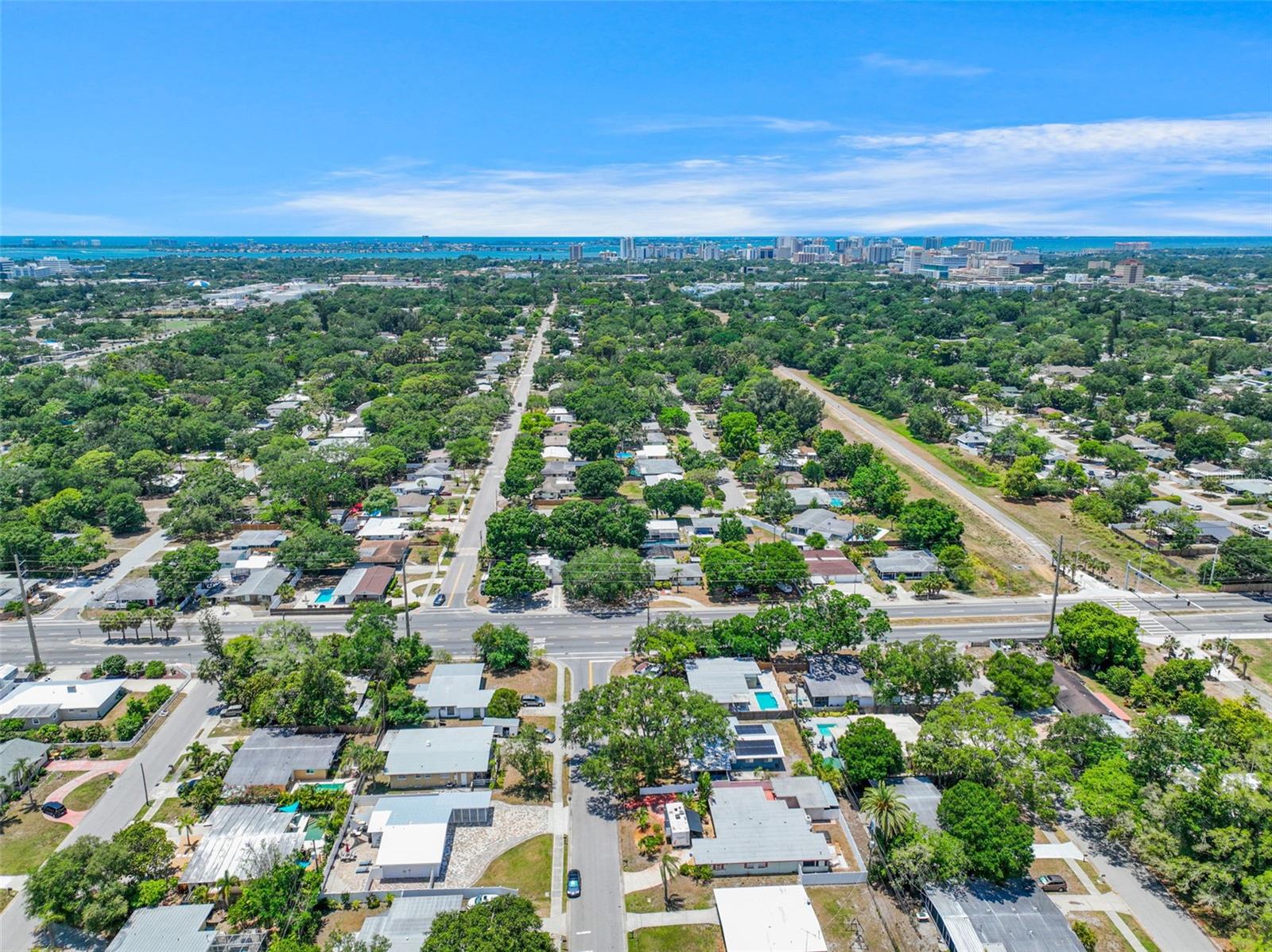 2832 GREENBRIAR ST, SARASOTA, FL, 34237