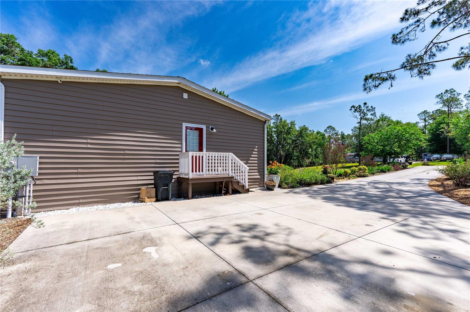 13721 RIADA WAY, DADE CITY FL,33525 WAY, DADE CITY, FL, 33525
