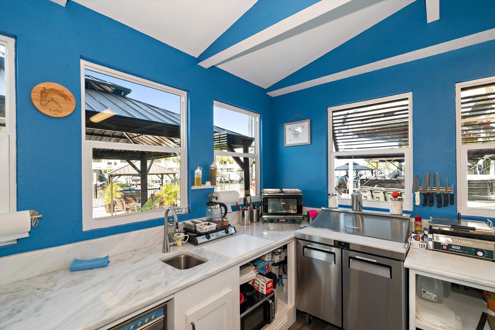 2400 BAYSHORE BLVD, DUNEDIN, FL, 34698