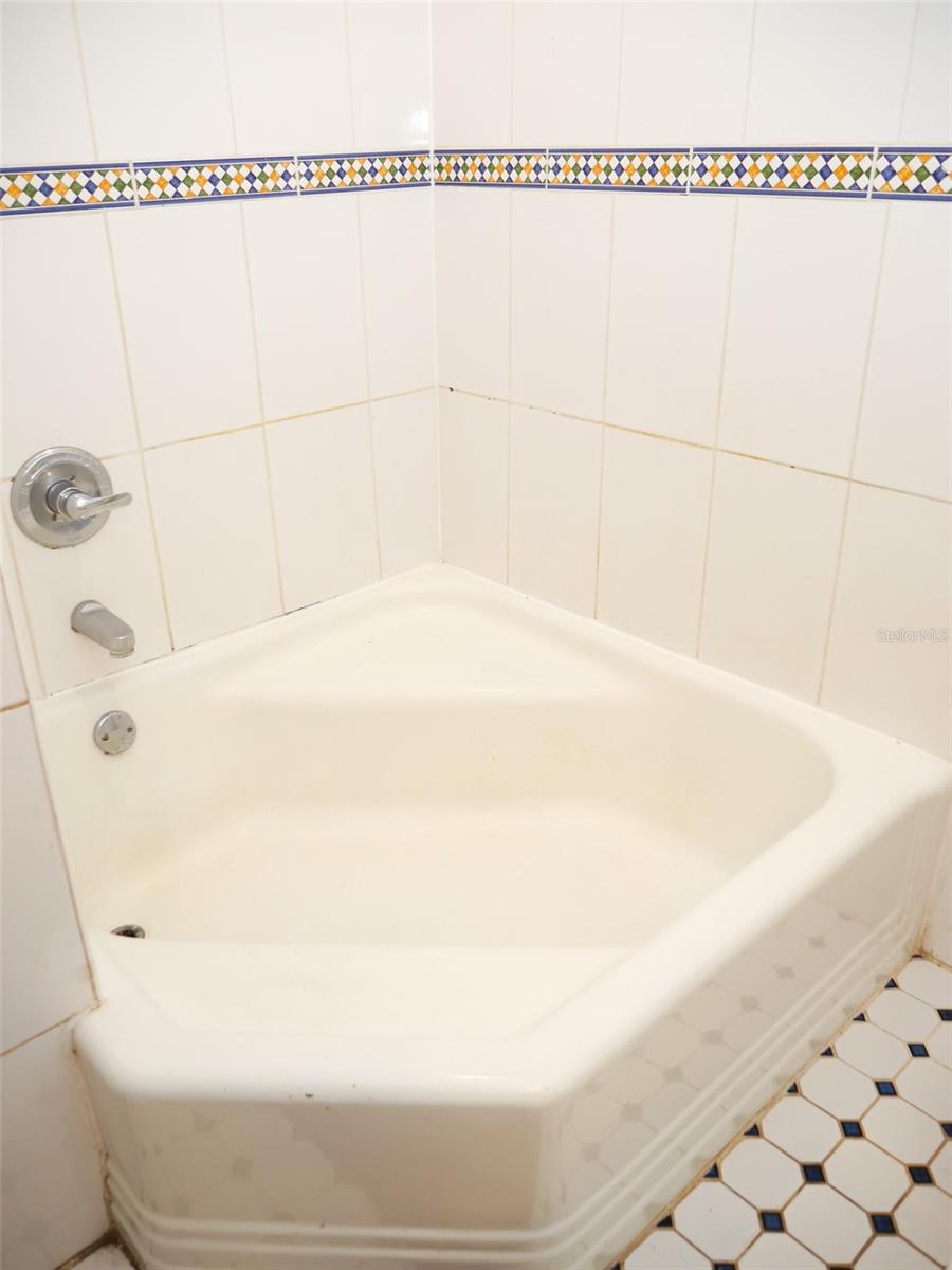 1222 E EDGEWOOD DR, LAKELAND, FL, 33803