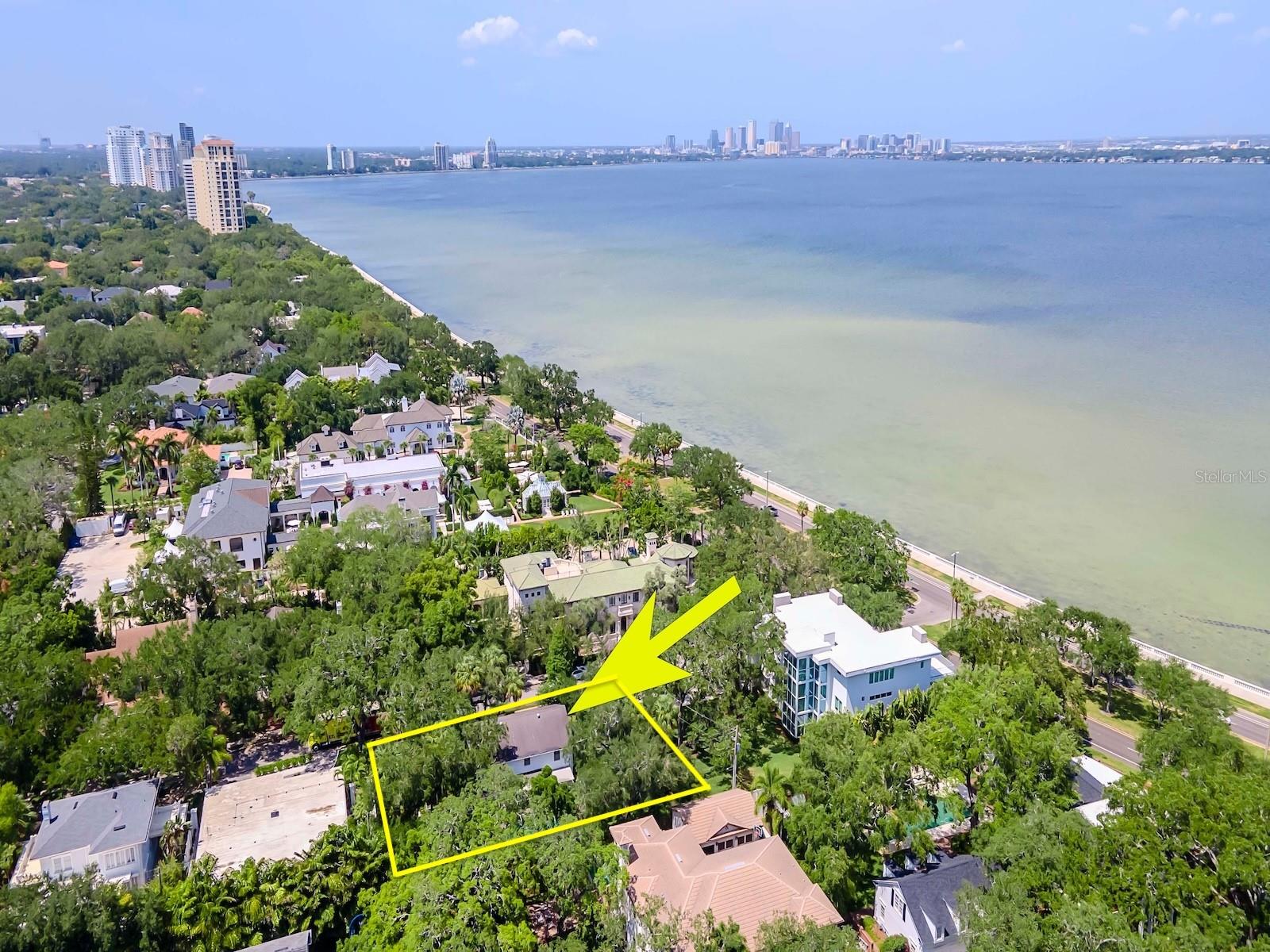 2902 W BAYSHORE CT, TAMPA, FL, 33611