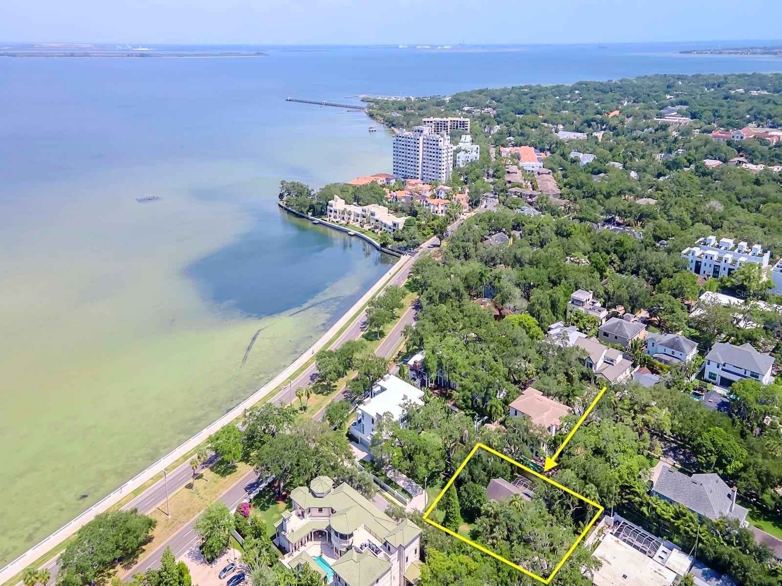 2902 W BAYSHORE CT, TAMPA, FL, 33611