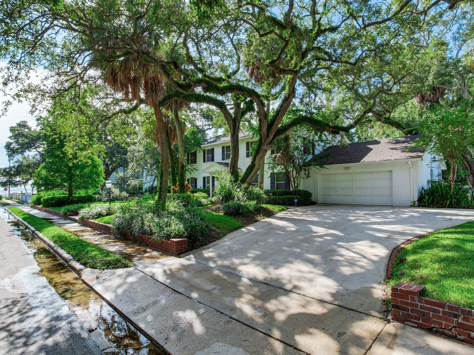 2902 W BAYSHORE CT, TAMPA, FL, 33611