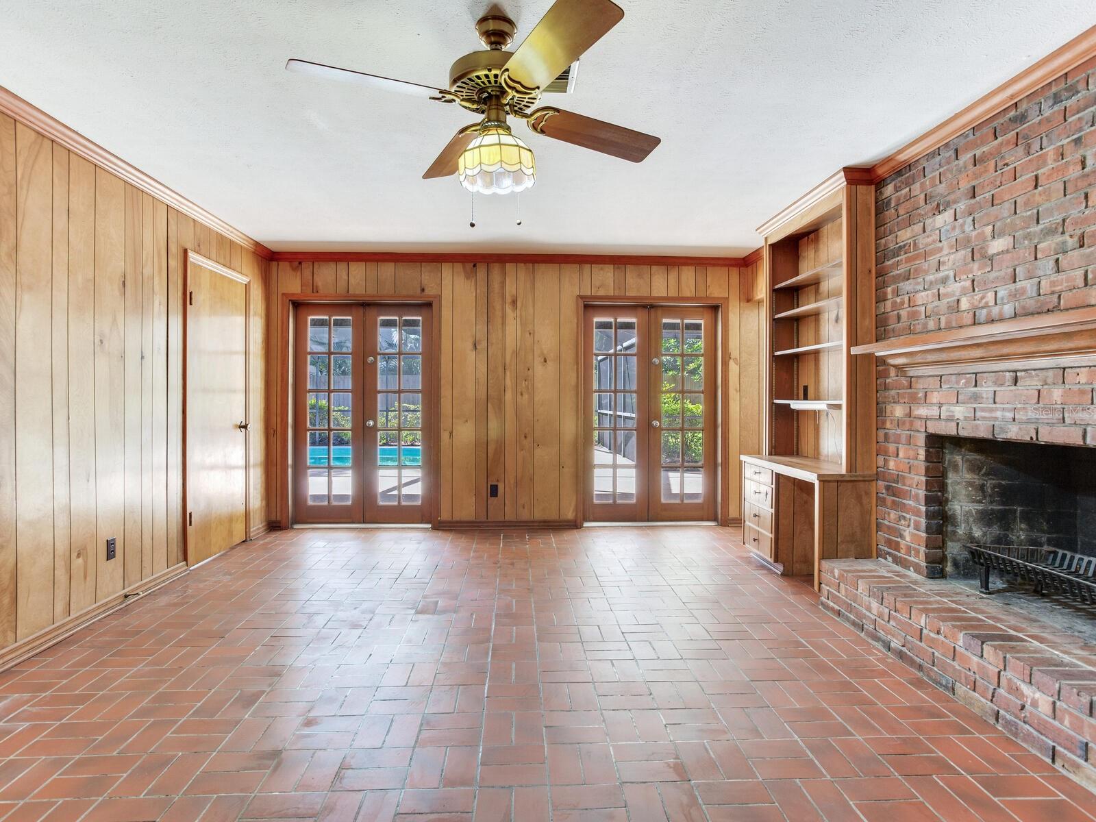 2902 W BAYSHORE CT, TAMPA, FL, 33611
