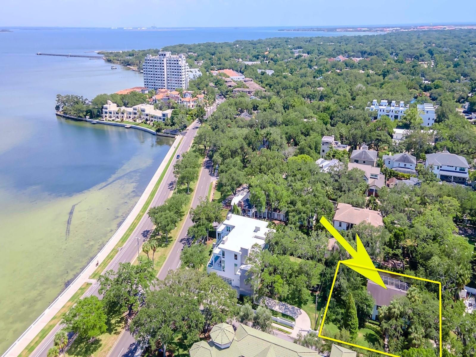 2902 W BAYSHORE CT, TAMPA, FL, 33611