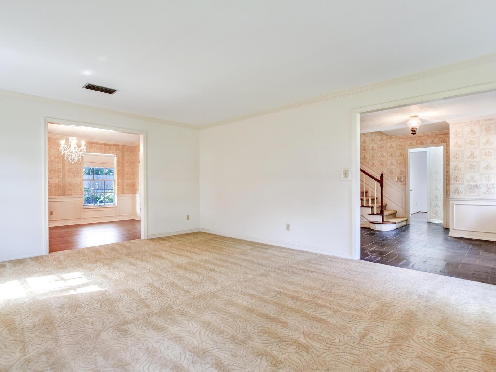 2902 W BAYSHORE CT, TAMPA, FL, 33611