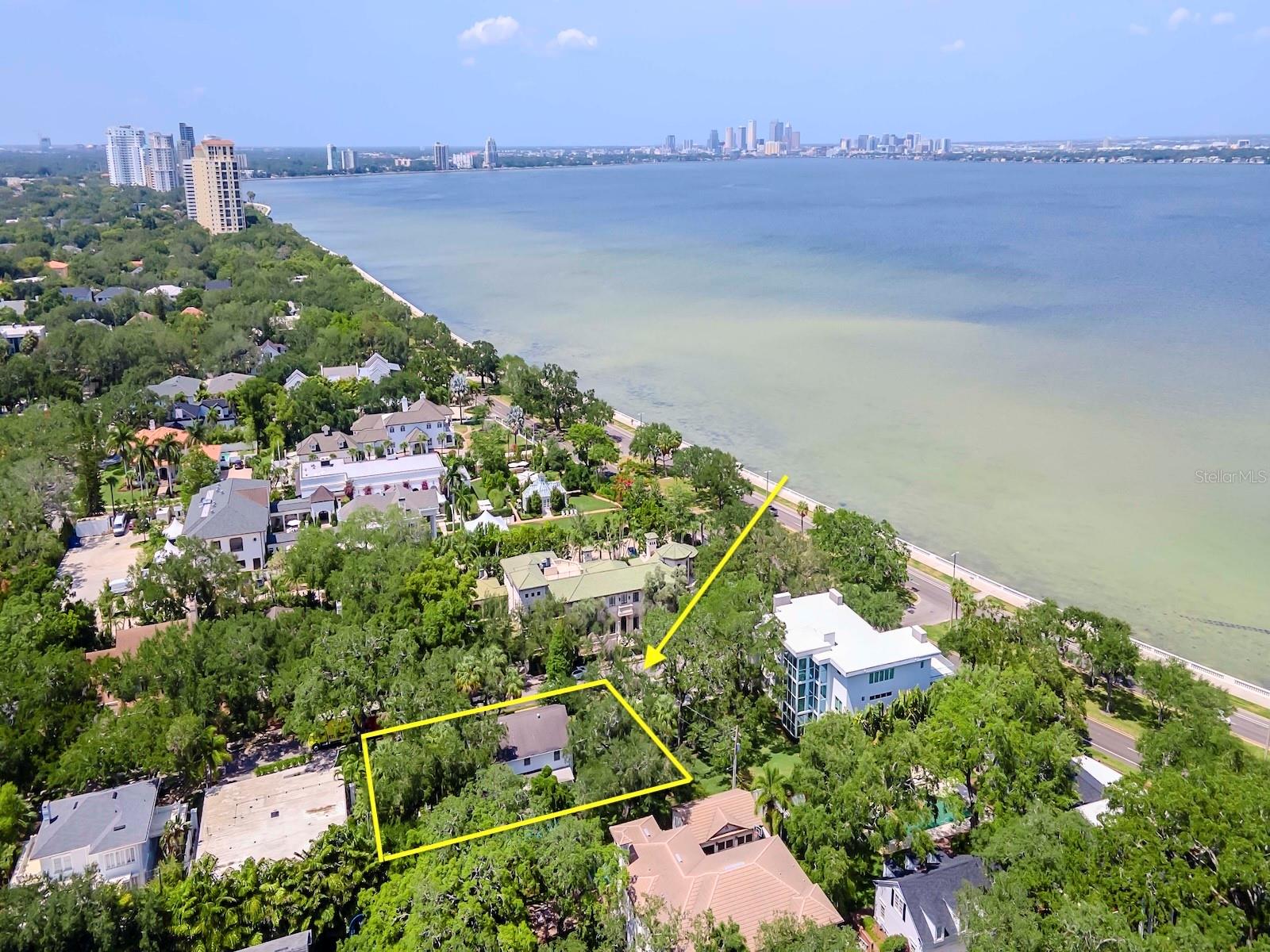2902 W BAYSHORE CT, TAMPA, FL, 33611