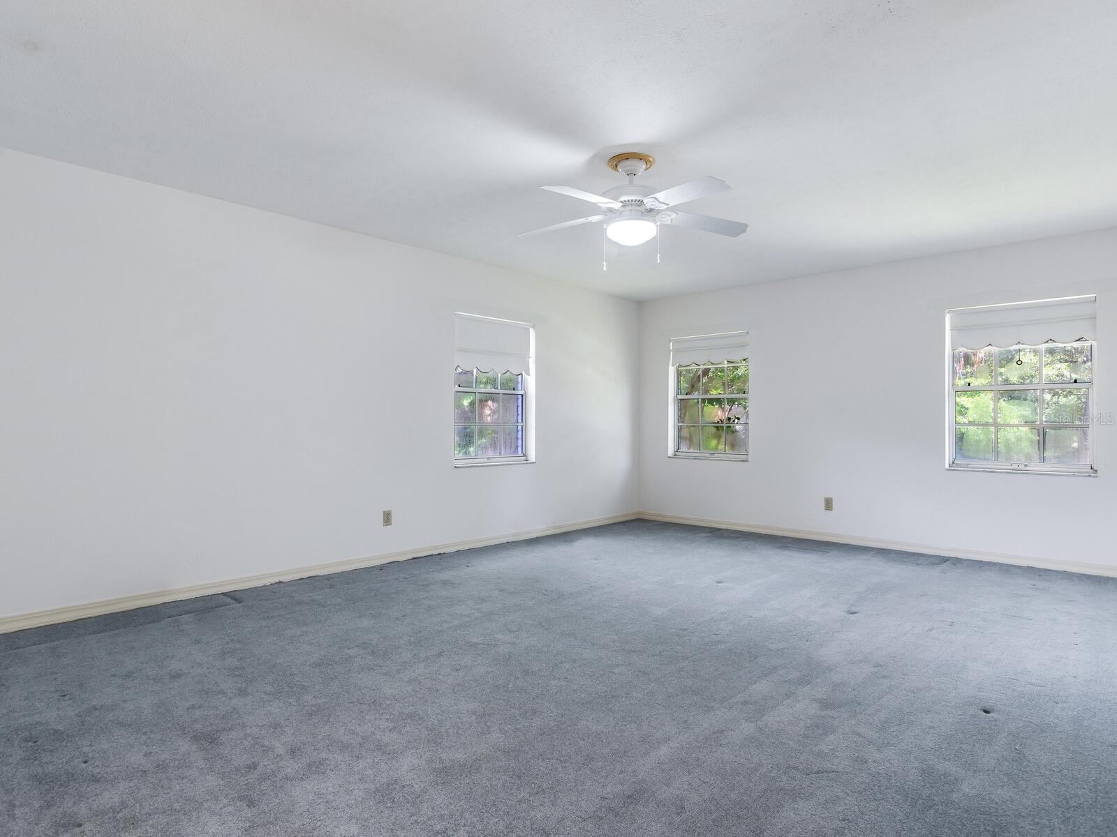 2902 W BAYSHORE CT, TAMPA, FL, 33611