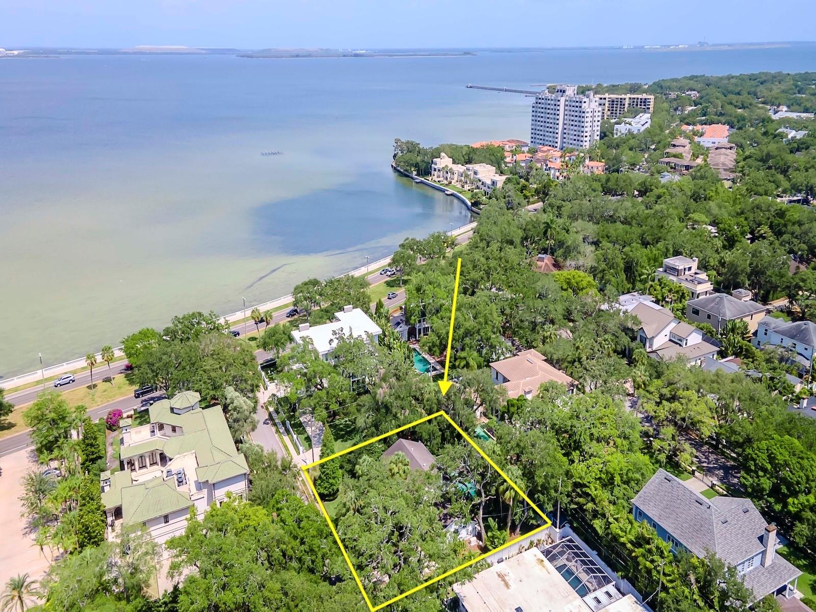 2902 W BAYSHORE CT, TAMPA, FL, 33611